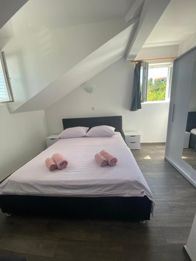 Guesthouse Ruza Sobra Apartments In The Attic Of The House Kültér fotó
